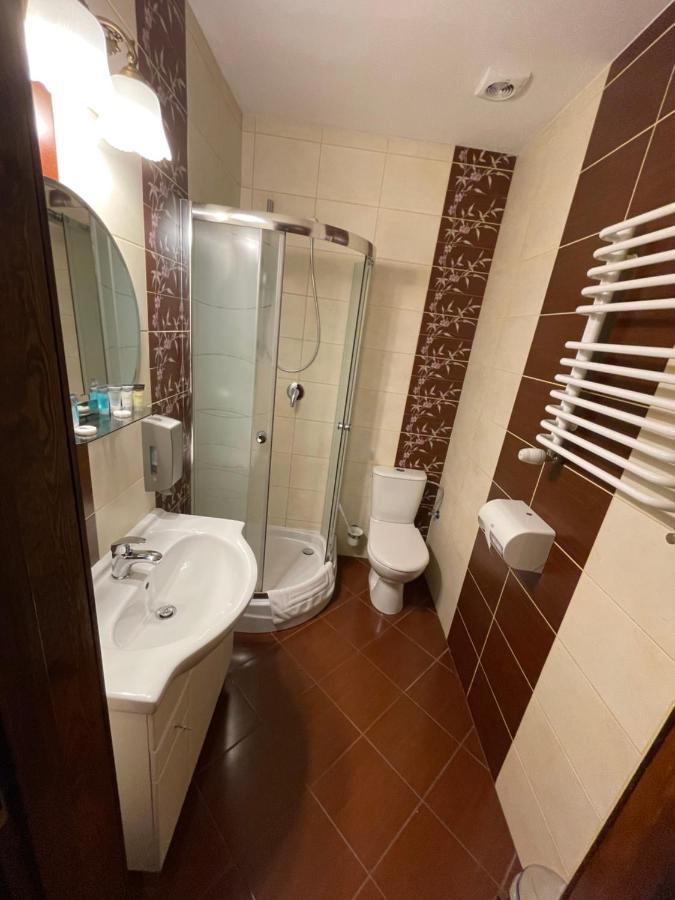 Hotel Tyrol I Restauracja Zycie Gruzji Osielsko Eksteriør bilde