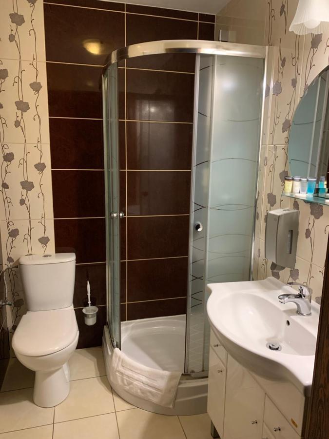 Hotel Tyrol I Restauracja Zycie Gruzji Osielsko Eksteriør bilde